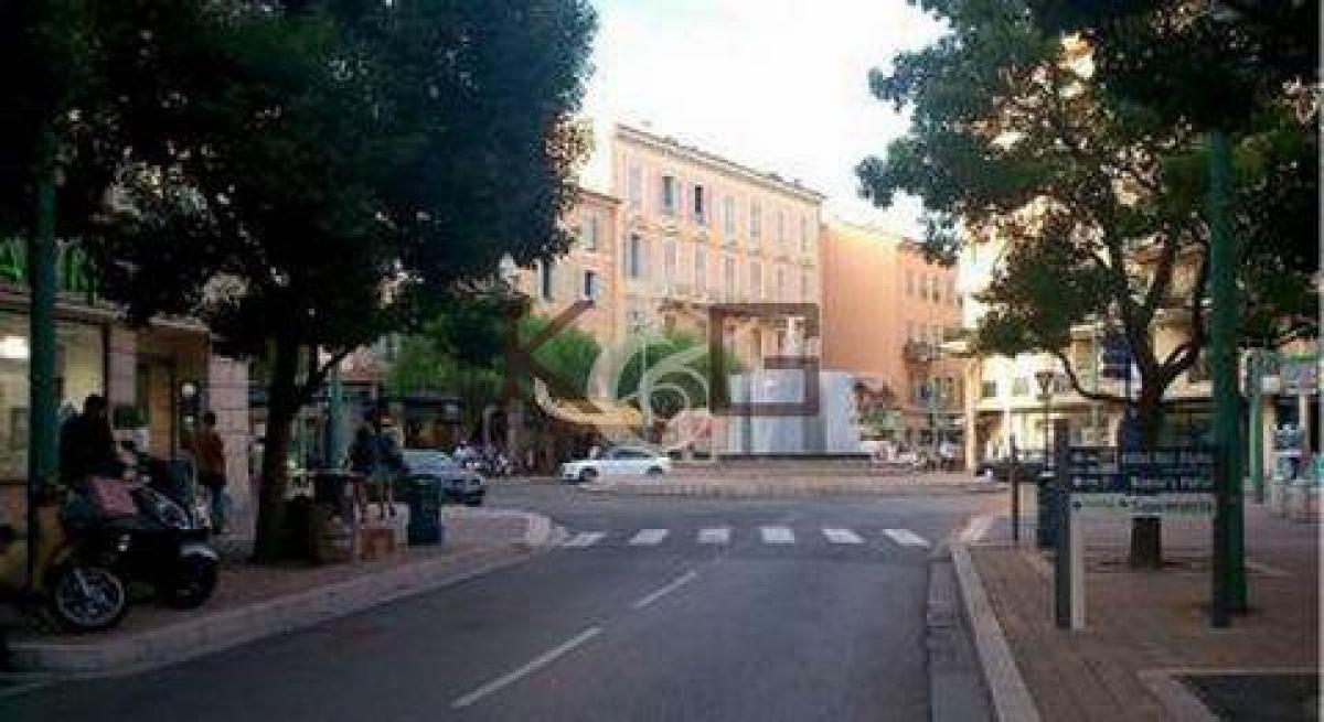 Laden in Menton, France 28m², Nr. 18361