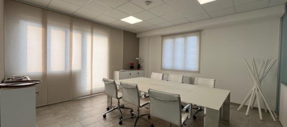 مكتب في Parma, Italy 159متر مربع رقم 176230 11