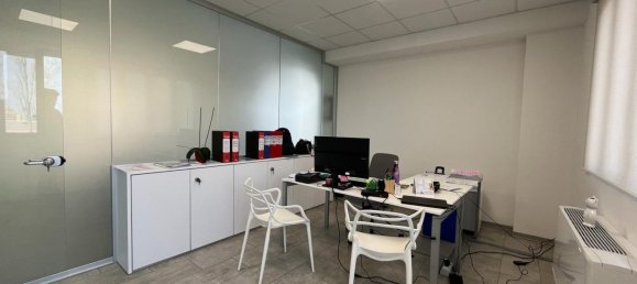 مكتب في Parma, Italy 159متر مربع رقم 176230 7