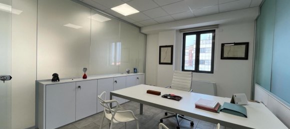 مكتب في Parma, Italy 159متر مربع رقم 176230 3