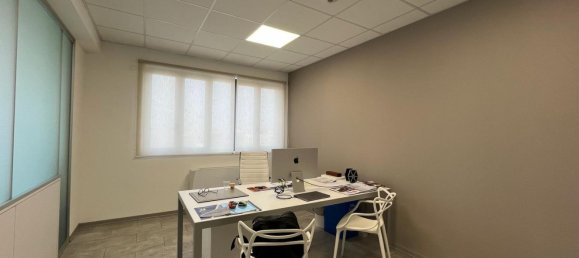 مكتب في Parma, Italy 159متر مربع رقم 176230 8