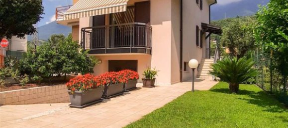 4 bedrooms Villa in Toscolano Maderno, Italy No. 288428 2