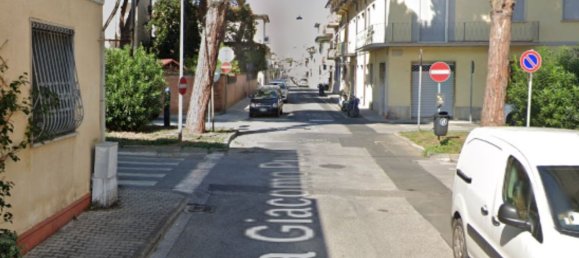 3 rooms Apartment in Viareggio, Italy No. 191061 2