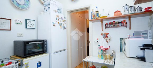 4 rooms Apartment in Rome, Italy No. 75497 12