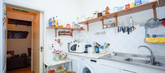 4 rooms Apartment in Rome, Italy No. 75497 10