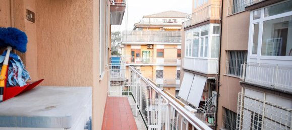 4 rooms Apartment in Rome, Italy No. 75497 14