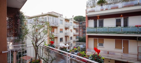 4 rooms Apartment in Rome, Italy No. 75497 4