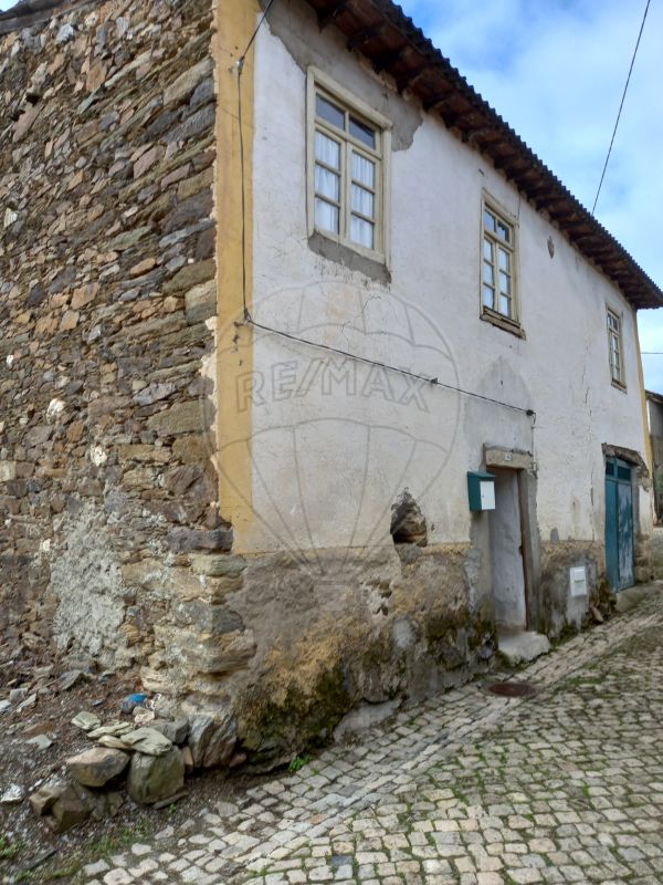 2 bedrooms House in Braganca, Portugal No. 42378