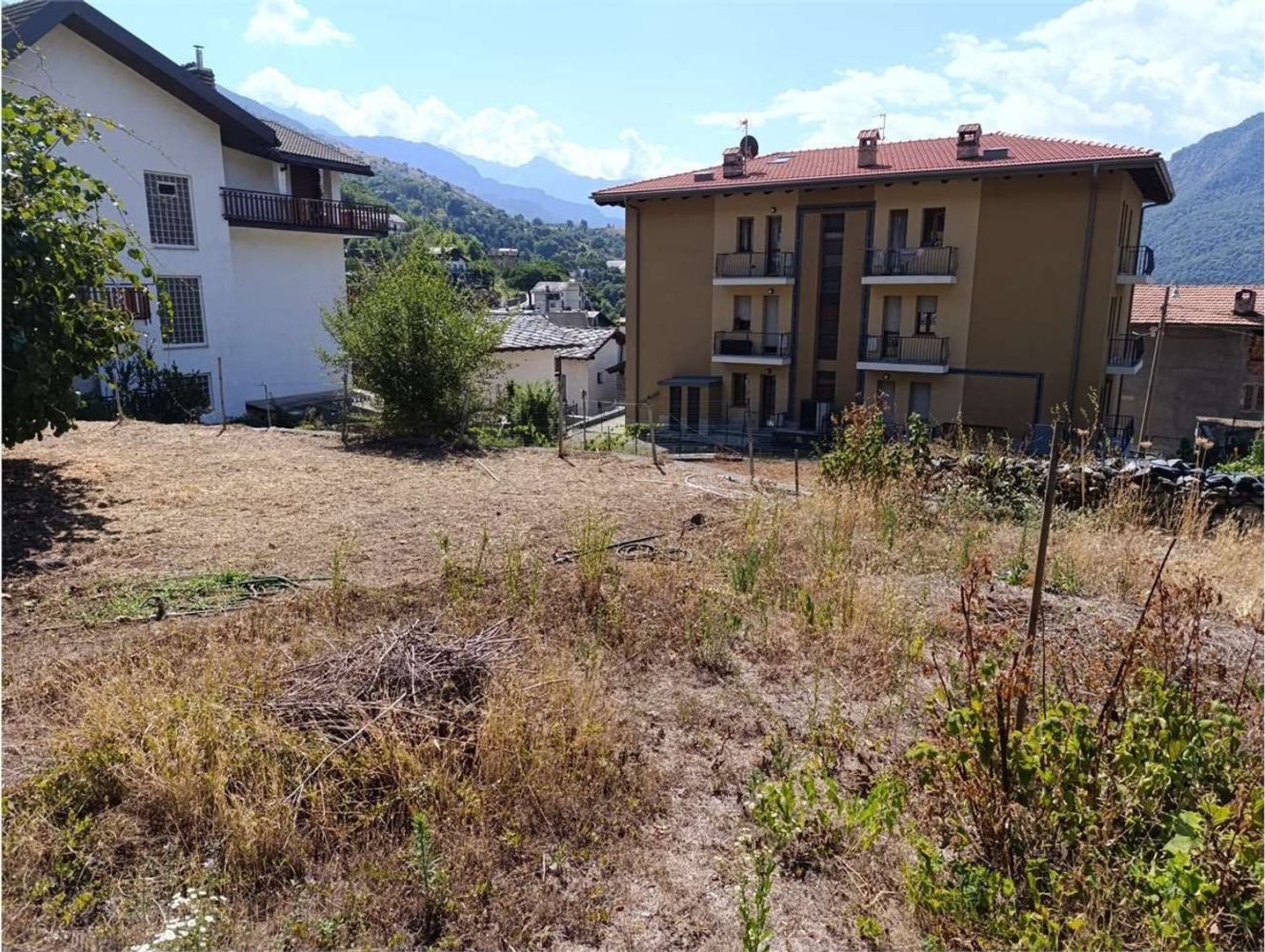 564m² Land in Saint Vincent, Italy No. 258434