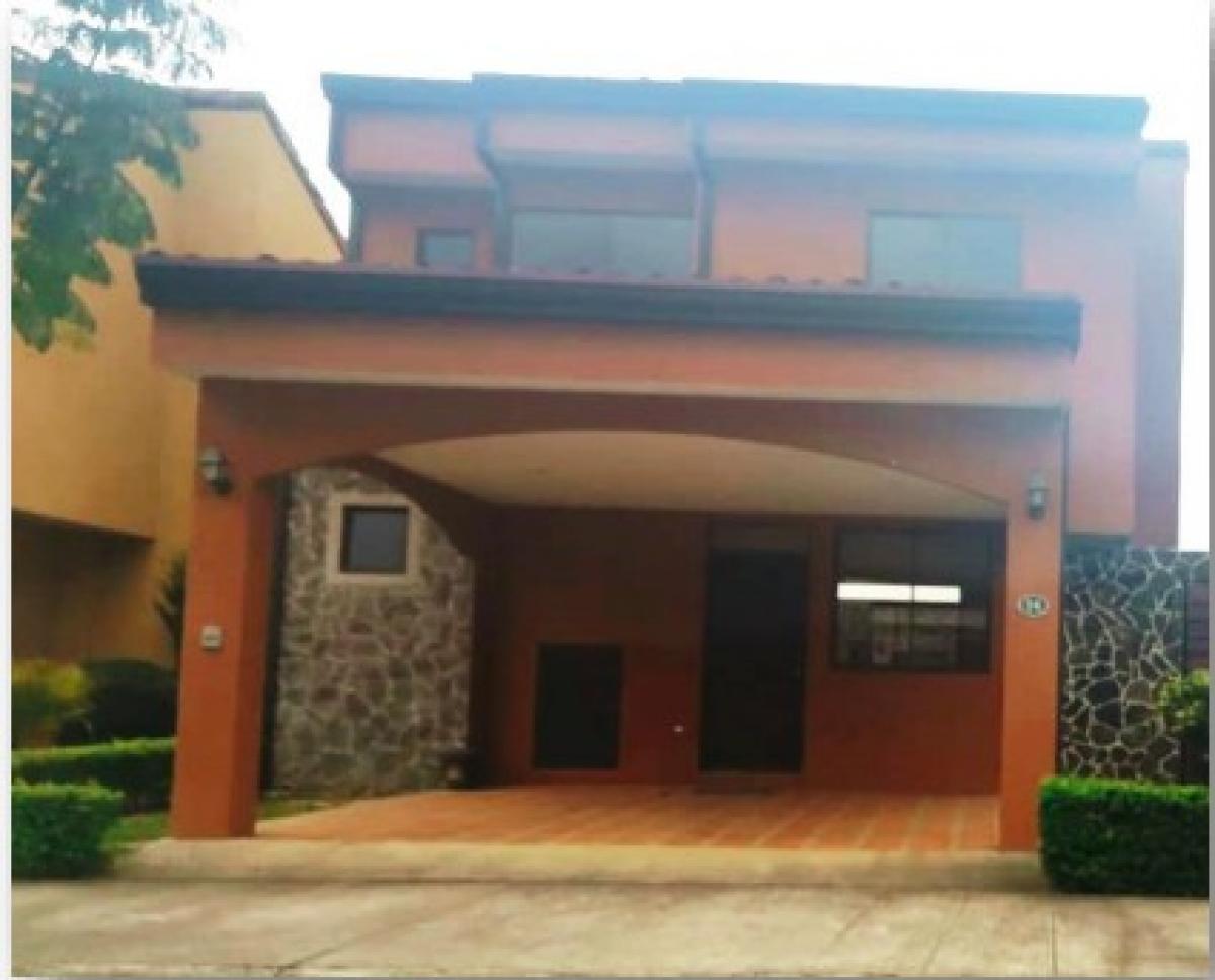 3 bedrooms House in El Guarco , Costa Rica No. 656