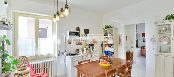 3 rooms Apartment in Erba, Italy No. 81780 2