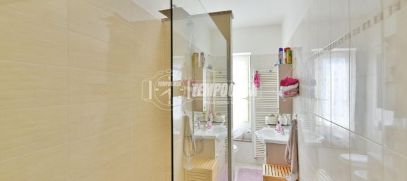 3 rooms Apartment in Erba, Italy No. 81780 13