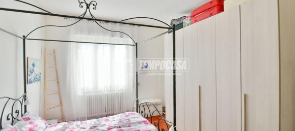 3 rooms Apartment in Erba, Italy No. 81780 12