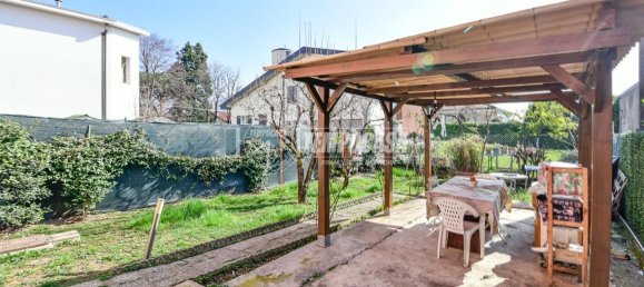 3 rooms Apartment in Erba, Italy No. 81780 7