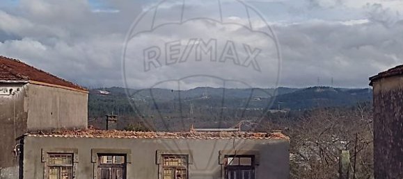 2 bedrooms House in Sao Joao da Madeira, Portugal No. 180102 4