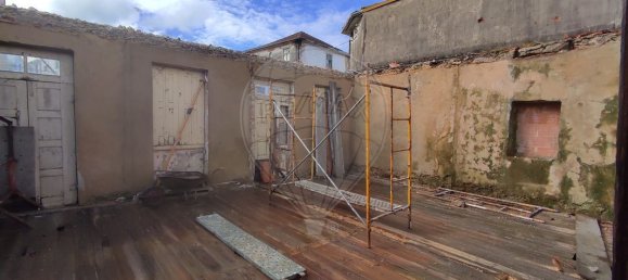 2 bedrooms House in Sao Joao da Madeira, Portugal No. 180102 17