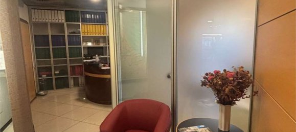 Oficina en Crema, Italy 206 m² No. 105053 3