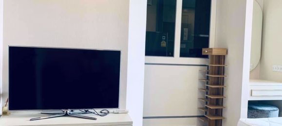 Studio in the Condo in Bang Rak, Thailand No. 9884 3