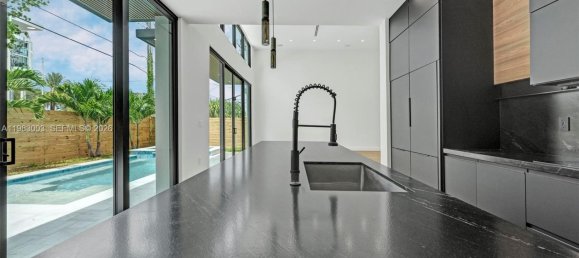 6 chambres villa à louer à Miami, Miami-Dade, Florida, USA № 615734 18