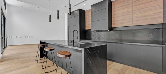 6 chambres villa à louer à Miami, Miami-Dade, Florida, USA № 615734 16