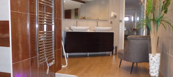 8 Schlafzimmer Schlösser in Coti-Chiavari, France, Nr. 88553 9