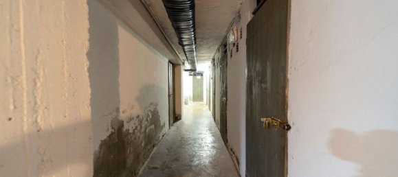 4 rooms Apartment in Parma, Italy No. 228864 10