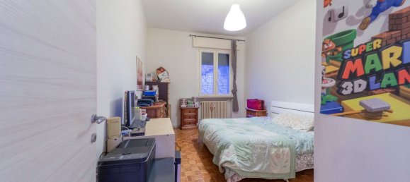4 rooms Apartment in Parma, Italy No. 228864 3
