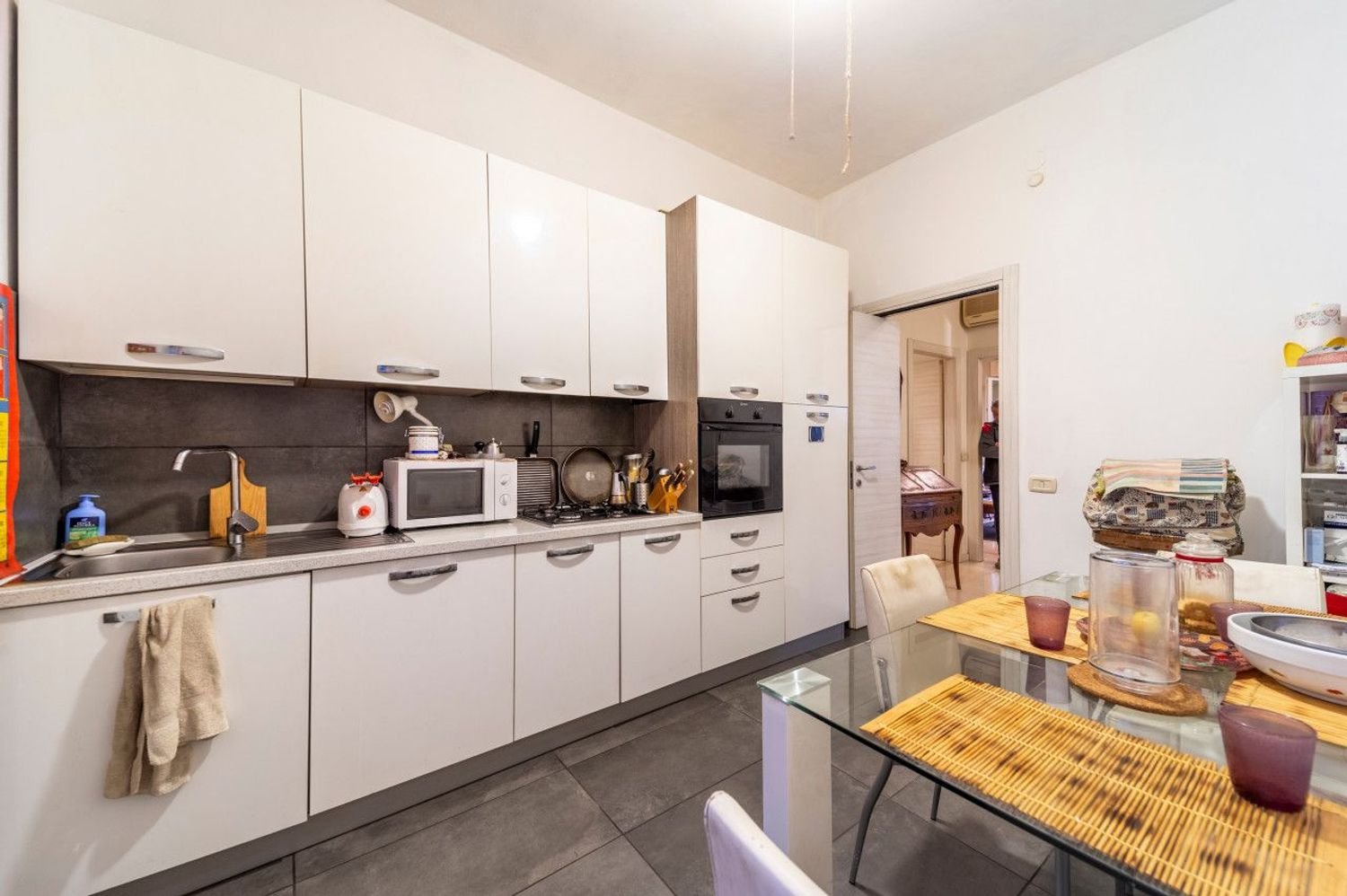 4 rooms Apartment in Parma, Italy No. 228864