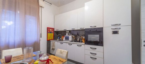 4 rooms Apartment in Parma, Italy No. 228864 8