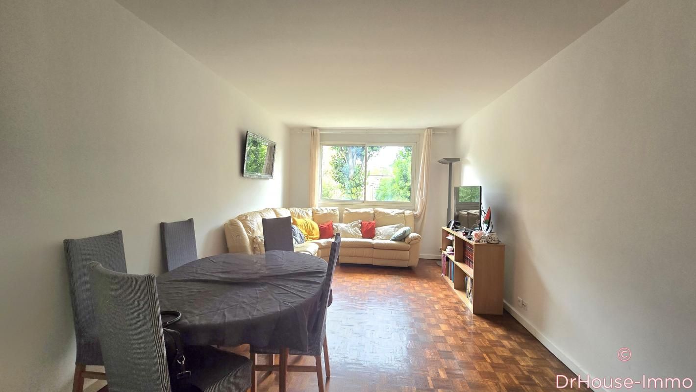 2 chambres Appartement à Aubervilliers, France No. 168267