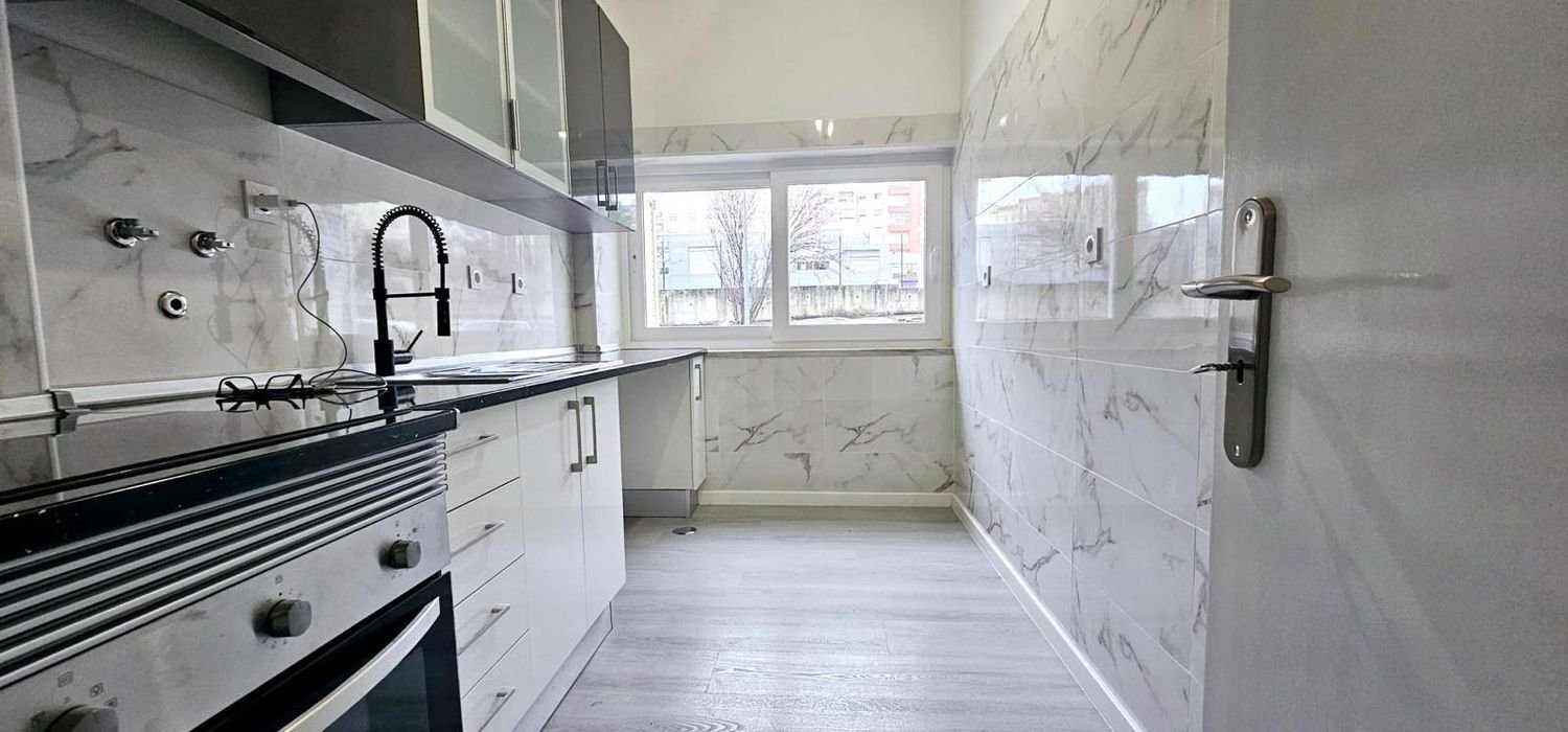 3 bedrooms Apartment in Loures, Portugal No. 95028