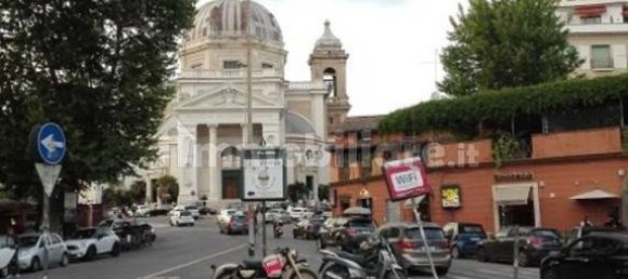 2 rooms Commercial property in Rome, Italy No. 277628 15