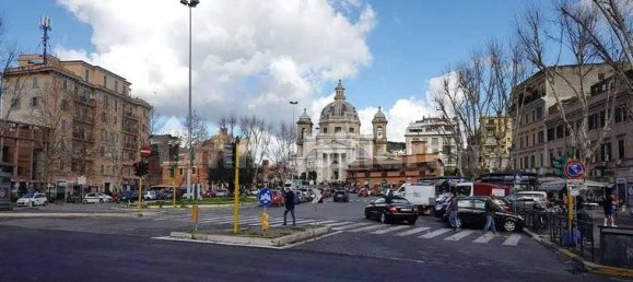 2 rooms Commercial property in Rome, Italy No. 277628 16