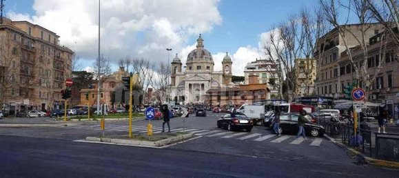 2 rooms Commercial property in Rome, Italy No. 277628 29