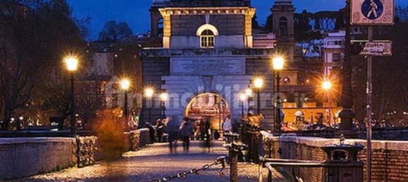 2 rooms Commercial property in Rome, Italy No. 277628 9