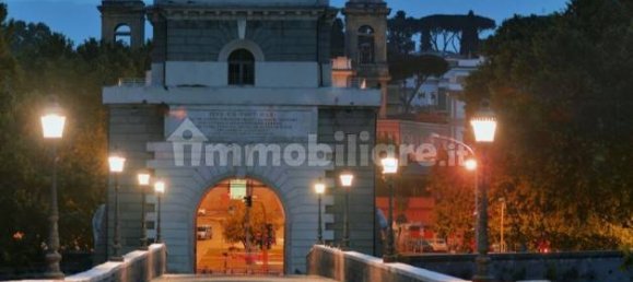 2 rooms Commercial property in Rome, Italy No. 277628 3