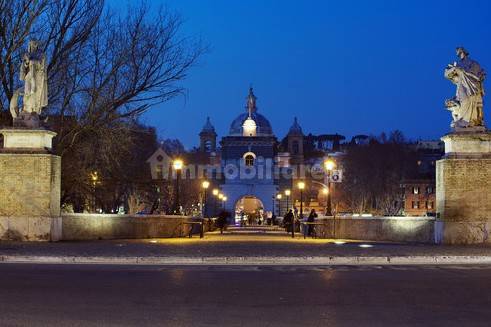 2 rooms Commercial property in Rome, Italy No. 277628