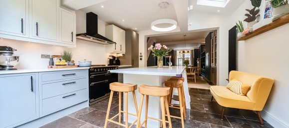 3 bedrooms House in Chiswick, United Kingdom No. 12160 12