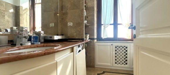 4-salle Appartement à Marino, Italy No. 111874 33