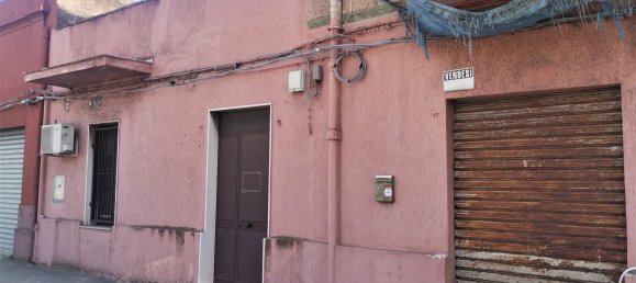 96m² Commercial property in Taranto, Italy No. 359114 8