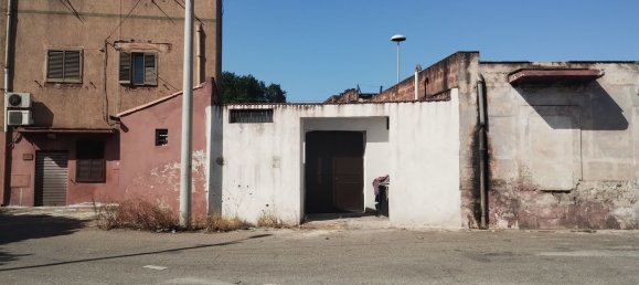 96m² Commercial property in Taranto, Italy No. 359114 2