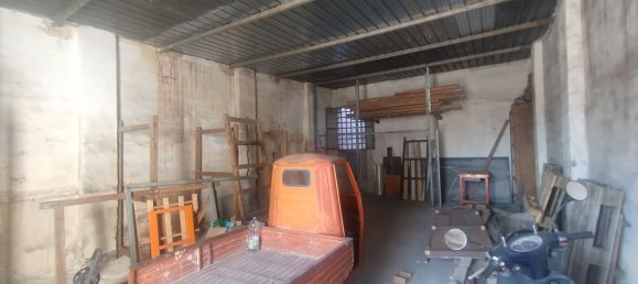 96m² Commercial property in Taranto, Italy No. 359114 3