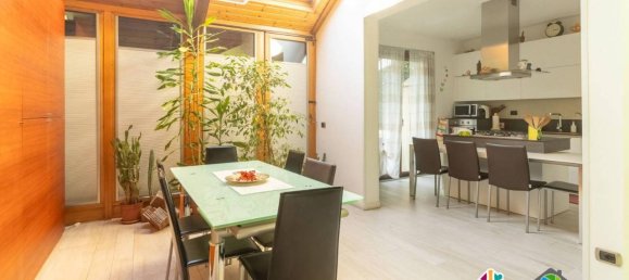 4-salle Maison à Cesano Maderno, Italy No. 32758 2