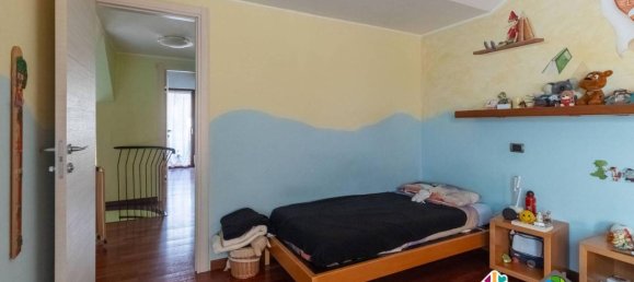 4-salle Maison à Cesano Maderno, Italy No. 32758 32