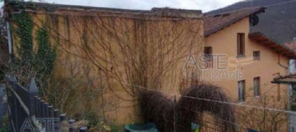 5 rooms House in San Marcello Piteglio, Italy No. 45990 9