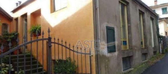 5 rooms House in San Marcello Piteglio, Italy No. 45990 8