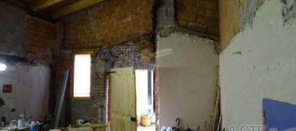 5 rooms House in San Marcello Piteglio, Italy No. 45990 20