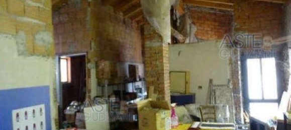 5 rooms House in San Marcello Piteglio, Italy No. 45990 21