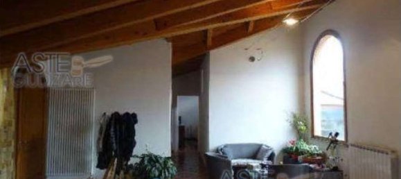 5 rooms House in San Marcello Piteglio, Italy No. 45990 13