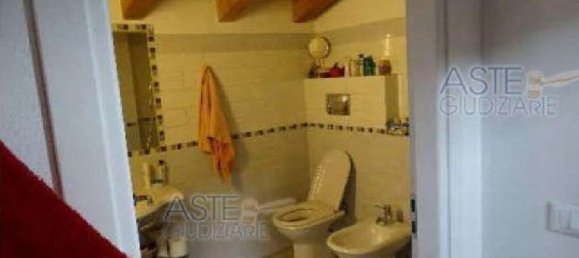 5 rooms House in San Marcello Piteglio, Italy No. 45990 18